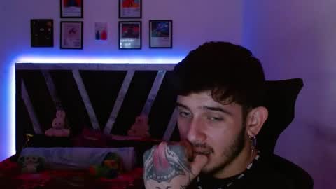 Snapshot of sebasxxl12 chatting on November 24, 11:48 pm Sebas online show from November 24, 11:48 pm