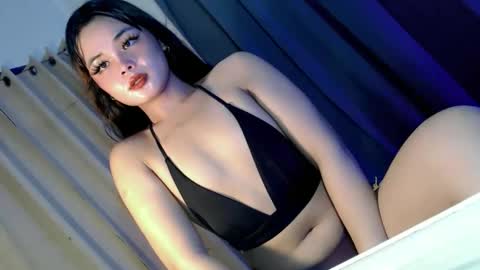 kwen online show from October 24, 7:27 am