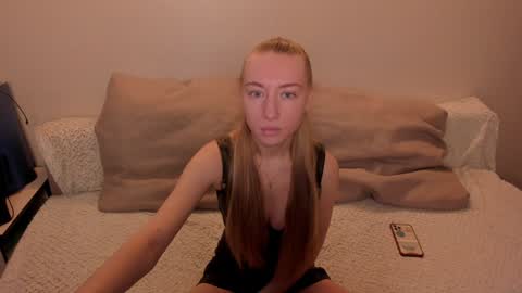 Amanda and  pair in a real life we love each other but can play with you online show from December 16, 9:03 am