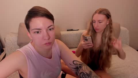 Amanda and  pair in a real life we love each other but can play with you online show from December 18, 8:31 am