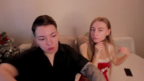 Amanda and  pair in a real life we love each other but can play with you online show from January 1, 8:02 am