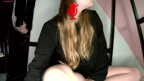 secretcouple67 online show from May 7, 8:42 am
