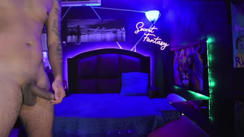 Snapshot of secretfantasy_xxx chatting on January 29, 1:48 am Kiki and Max online show from January 29, 1:48 am