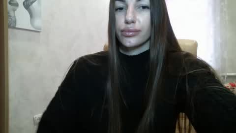 SecretLisa online show from February 7, 7:50 am