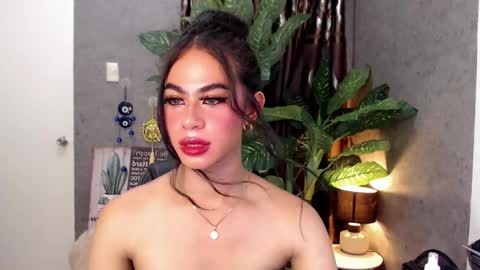 Snapshot of sectivedivadoll69x chatting on December 7, 11:18 am xam online show from December 7, 11:18 am