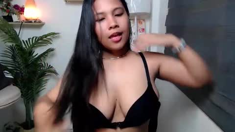 ellie online show from December 5, 12:30 am