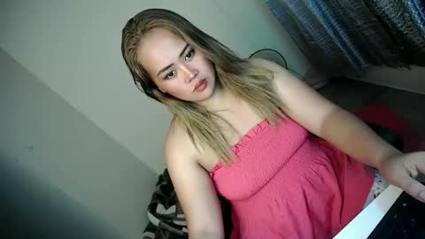 Snapshot of seductive_elvz chatting on October 31, 3:35 pm seductive_elvz online show from October 31, 3:35 pm