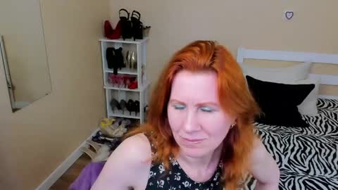 seductive_foxy_ online show from May 3, 2:50 am