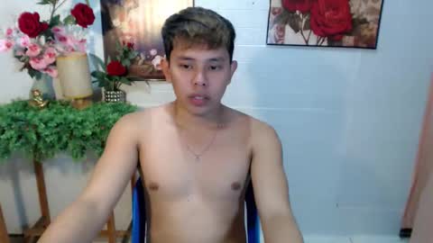 Snapshot of seductive_maxxx chatting on May 9, 10:26 pm Max online show from May 9, 10:26 pm