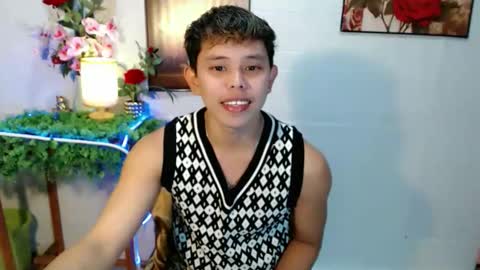 Snapshot of seductive_maxxx chatting on May 19, 4:08 am Max online show from May 19, 4:08 am