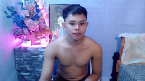 Snapshot of seductive_maxxx chatting on May 23, 5:12 am Max online show from May 23, 5:12 am