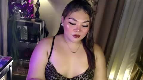Snapshot of seductivecurvesxxx chatting on June 24, 3:55 pm Its me Jazzi online show from June 24, 3:55 pm