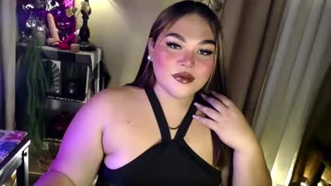 Snapshot of seductivecurvesxxx chatting on June 28, 6:14 pm Its me Jazzi online show from June 28, 6:14 pm