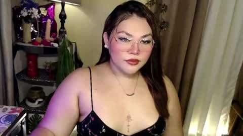 Snapshot of seductivecurvesxxx chatting on July 6, 6:43 am Its me Jazzi online show from July 6, 6:43 am