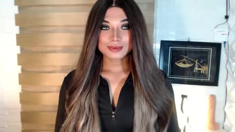 Deluxe online show from March 9, 3:43 am