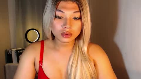 Deluxe online show from September 16, 12:50 pm