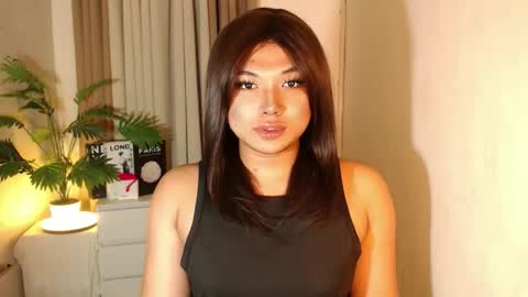 Deluxe online show from December 17, 1:28 pm