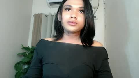 Snapshot of seductivedeluxe69 chatting on June 10, 7:24 pm Deluxe online show from June 10, 7:24 pm
