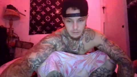 Snapshot of seductivehusterzz chatting on August 4, 8:06 am karma and Ace online show from August 4, 8:06 am