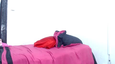 Snapshot of seductivespellvagina80 chatting on March 7, 12:45 pm Estefany online show from March 7, 12:45 pm