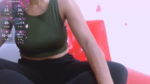 Snapshot of seductivespellvagina80 chatting on November 8, 5:29 am Estefany online show from November 8, 5:29 am