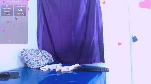 Snapshot of seductivespellvagina80 chatting on November 19, 1:00 pm Estefany online show from November 19, 1:00 pm