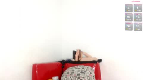 Snapshot of seductivespellvagina80 chatting on April 17, 2:09 pm Estefany online show from April 17, 2:09 pm