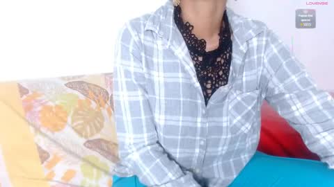 Snapshot of seductivespellvagina80 chatting on May 27, 12:35 pm Estefany online show from May 27, 12:35 pm