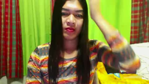 Snapshot of seductress_barvie chatting on February 25, 6:25 am Barbie online show from February 25, 6:25 am