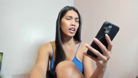 Snapshot of seductress_ph chatting on February 22, 2:45 am sara online show from February 22, 2:45 am