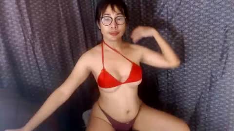 Snapshot of seductresstsjulia chatting on July 28, 4:05 pm Julia Starlette online show from July 28, 4:05 pm