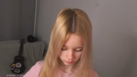 Snapshot of seebunny chatting on June 20, 5:27 pm See Its honey bunny im Lana online show from June 20, 5:27 pm