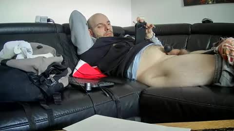 Snapshot of seeebi chatting on February 16, 9:37 am Sebastian online show from February 16, 9:37 am