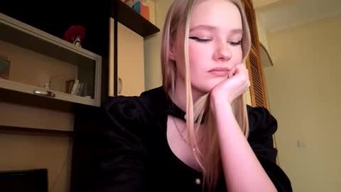 Kristie online show from February 28, 12:11 am