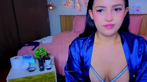 Snapshot of selena__noir chatting on June 8, 5:46 pm Call me S E L E N A online show from June 8, 5:46 pm