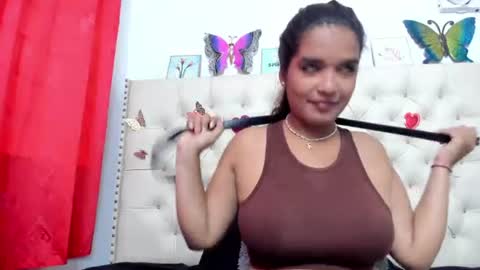 Snapshot of selena_beautyy chatting on June 11, 7:01 pm selena_beautyy online show from June 11, 7:01 pm
