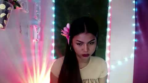 Snapshot of selena_fox2000 chatting on May 10, 11:37 am selena_fox2000 online show from May 10, 11:37 am