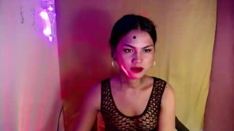 Snapshot of selena_fox2000 chatting on May 12, 5:04 am selena_fox2000 online show from May 12, 5:04 am