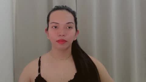 Snapshot of selena_fuckdoll chatting on December 21, 9:33 am Selena online show from December 21, 9:33 am