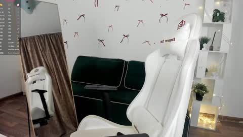 Selena online show from February 15, 12:43 pm