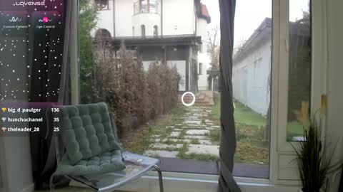 Snapshot of selena_reeves chatting on December 2, 10:18 am Selena online show from December 2, 10:18 am