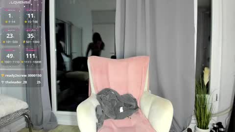 Snapshot of selena_reeves chatting on February 27, 8:09 pm Selena online show from February 27, 8:09 pm