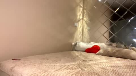 H i  My names is Selena Welcome to my room  Please thumbs up - its important online show from September 9, 3:55 pm