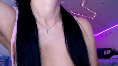 Snapshot of selenabee1 chatting on May 29, 10:24 am Selena online show from May 29, 10:24 am
