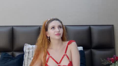 Snapshot of selenahanson chatting on May 8, 11:37 am SelenaHanson online show from May 8, 11:37 am