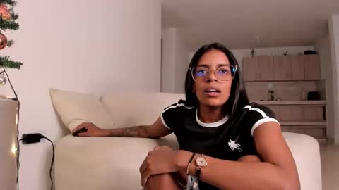 Snapshot of selenahoot chatting on December 20, 6:48 pm Adriana3 online show from December 20, 6:48 pm