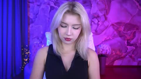 selenairis online show from October 21, 9:37 pm