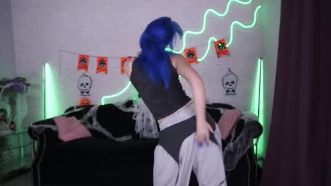 selenairis online show from October 28, 9:17 pm