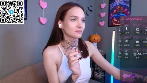 Snapshot of selenalune chatting on November 1, 2:02 am Selena online show from November 1, 2:02 am