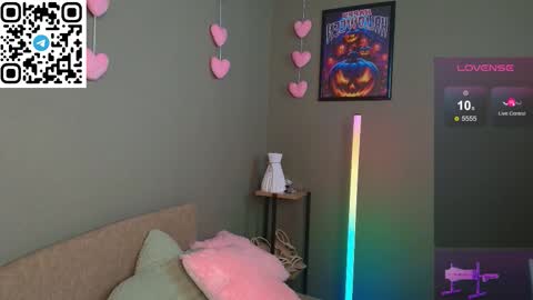 Snapshot of selenalune chatting on November 6, 2:34 am Selena online show from November 6, 2:34 am